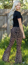 Load image into Gallery viewer, Meshed up - Leopard leggings
