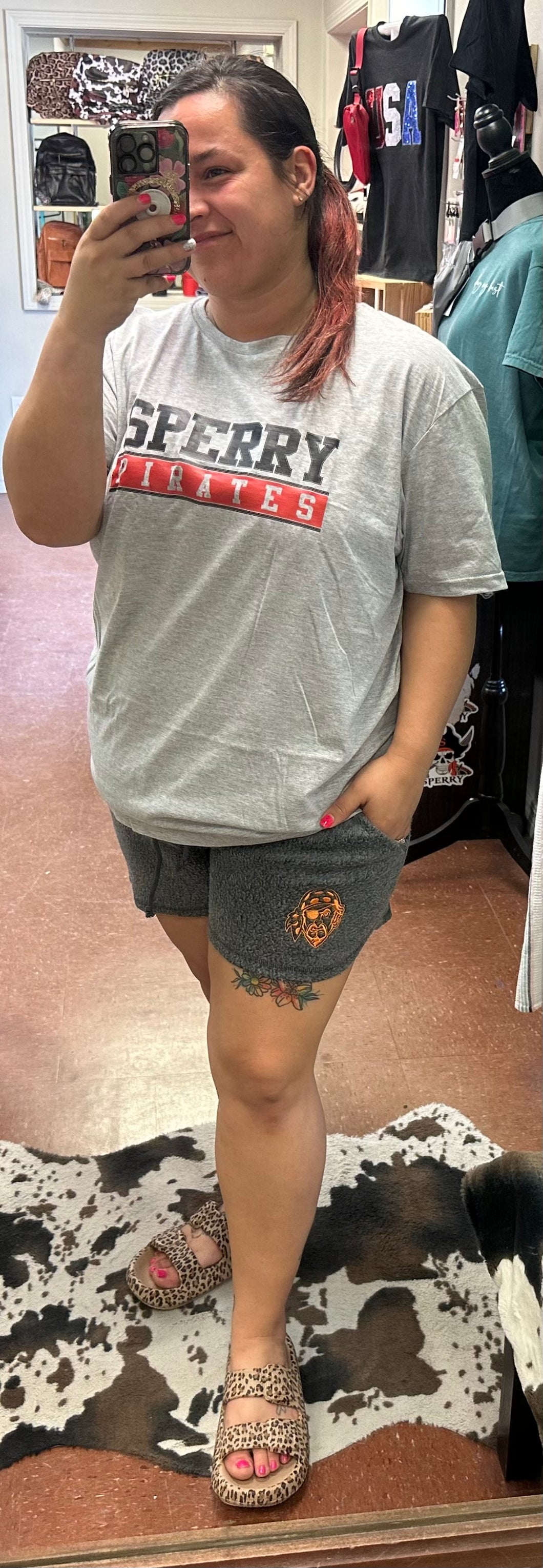 Fleece shorts - With small embroidery